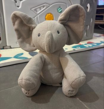 Jouet interactif éléphant
