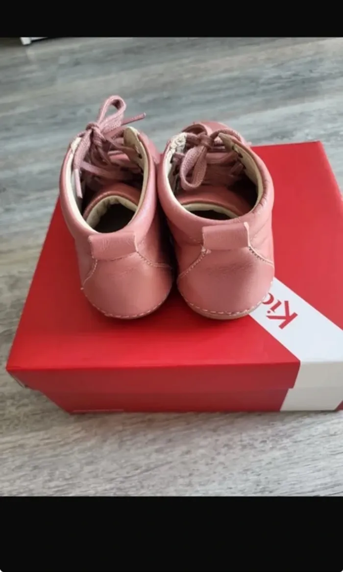 Chaussure souple Kickers pointure 25 état impeccable - photo numéro 6