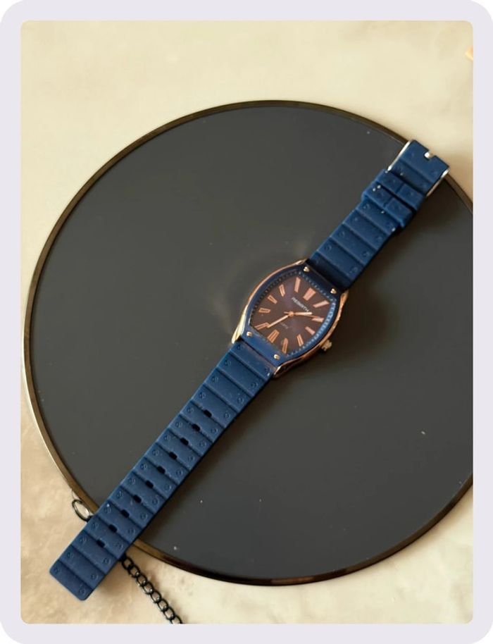 Montre bleue à cadran bleu - photo numéro 2