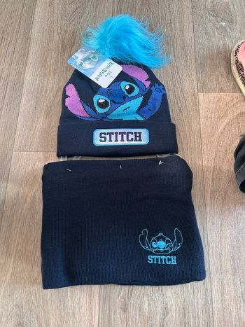 Ensemble Stitch bonnet et tour de cou 54