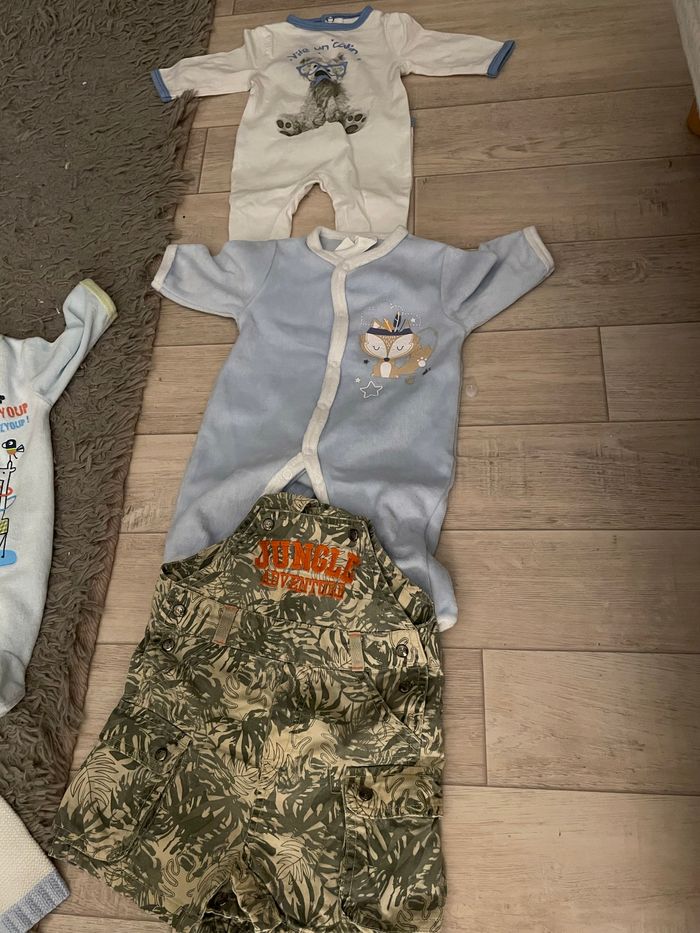 Lot de vêtement bébé