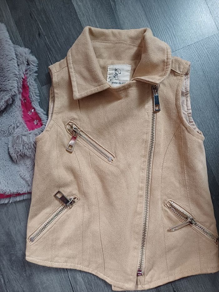 2 vestes sans manches - photo numéro 2