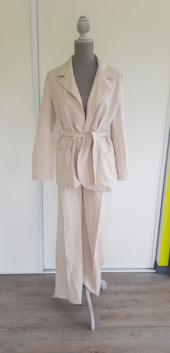 Ensemble tailleur pantalon / costume 2 pièces / smoking femme