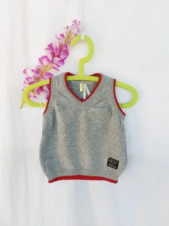 Pull sans manches col V Orchestra  6 mois