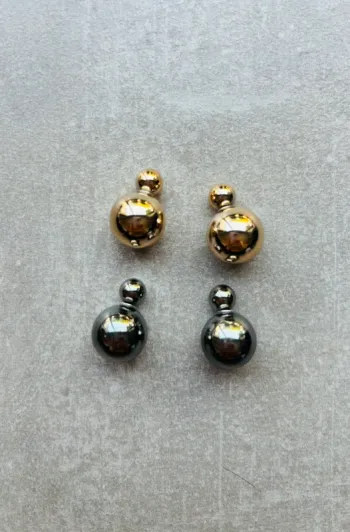 2 paires boucles d’oreilles boules dorées et argentées