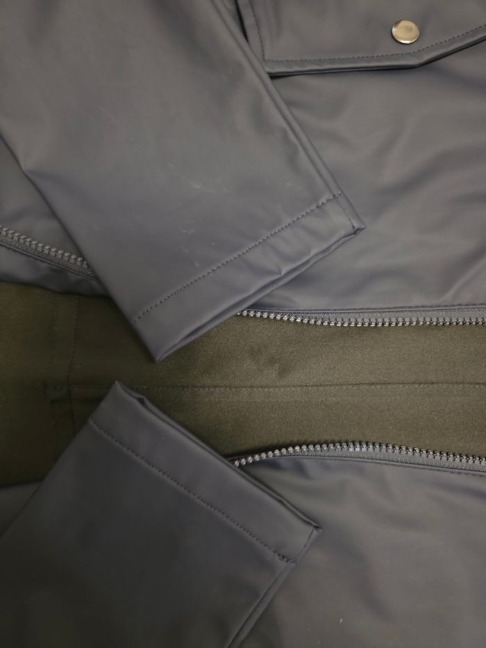 Imperméable / Ciré à capuche Kiabi - Neuf - Taille S - photo numéro 3