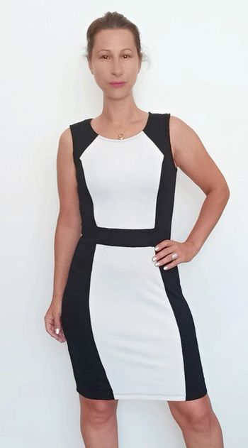 Robe chic noir et blanche