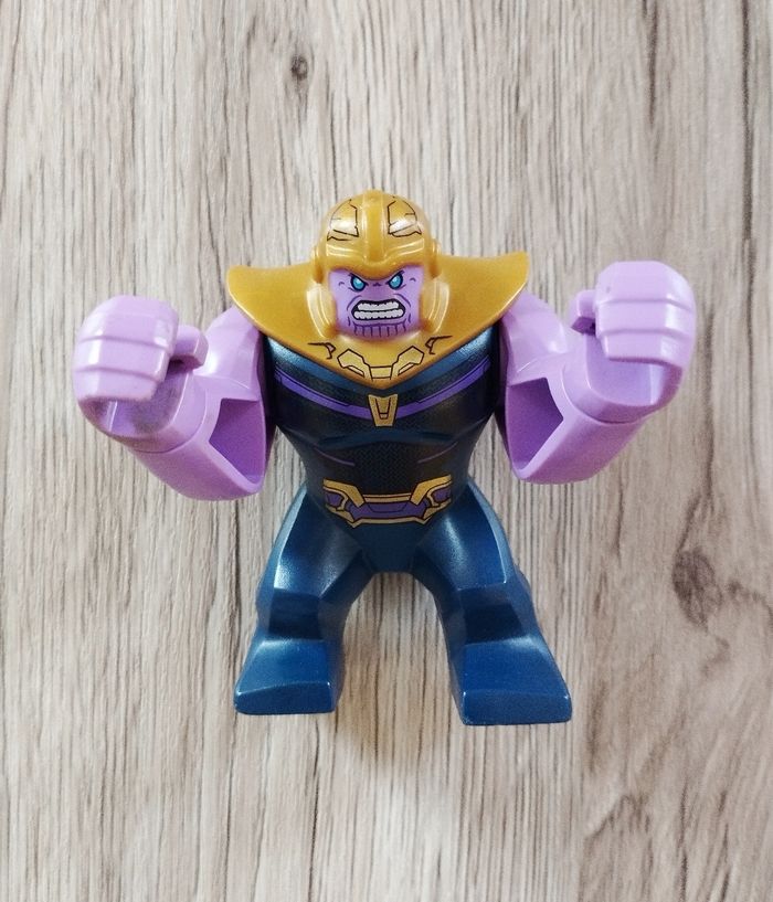 LEGO Marvel figurine Thanos