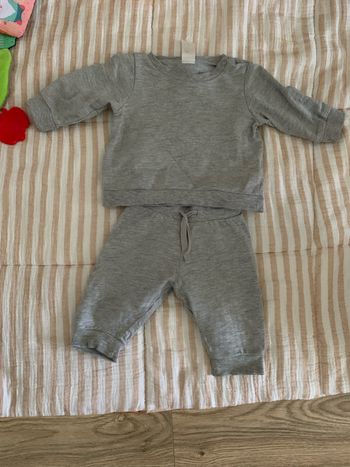 Ensemble jogging gris