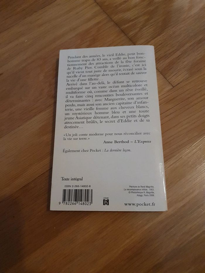 Livre les cinq personnes que j'ai rencontré la haut - photo numéro 2
