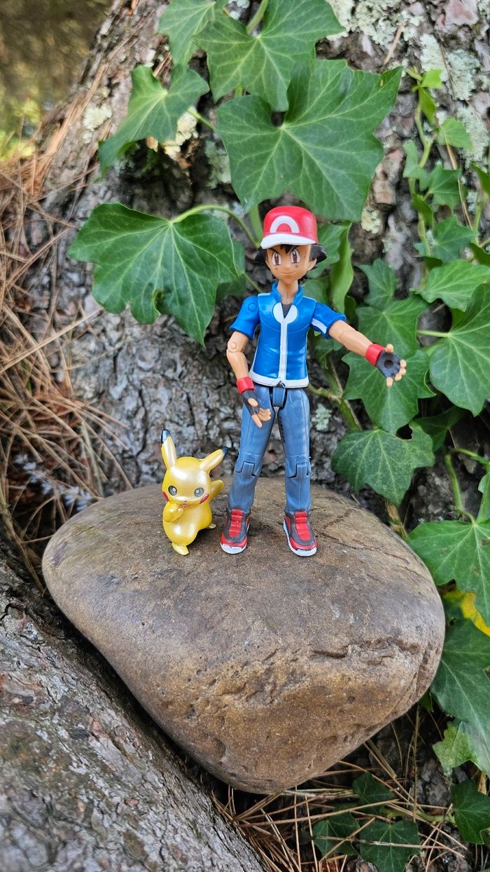 Super figurine Pokemon Nintendo sacha et son pikachu - photo numéro 3