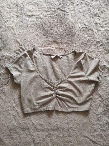 Crop top gris froncée à la poitrine neuf