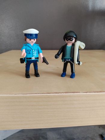 Playmobil policier et voleur