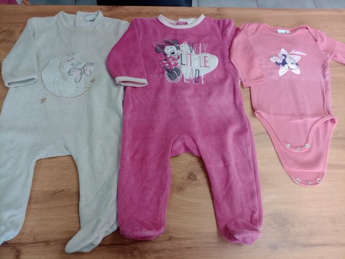 Lot Disney 9 mois