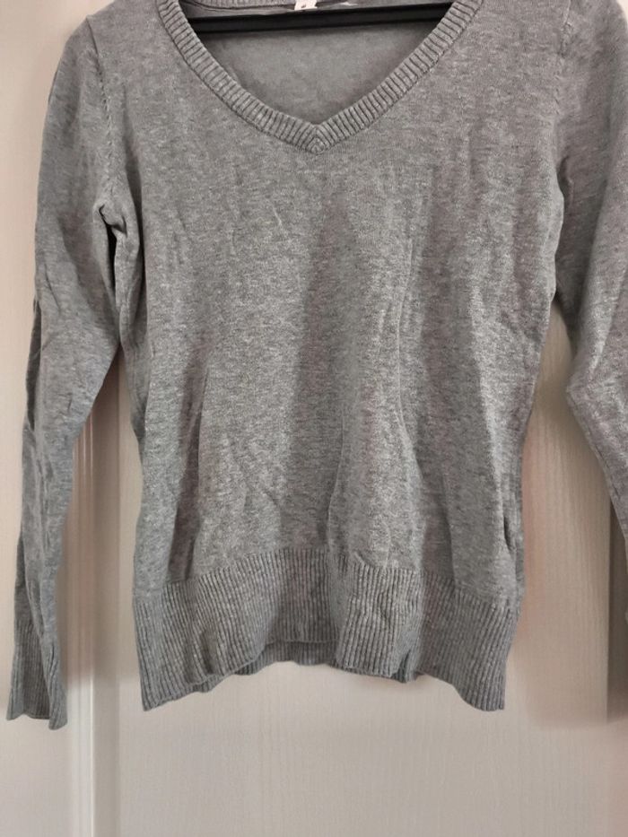 Pull femme col V - photo numéro 2