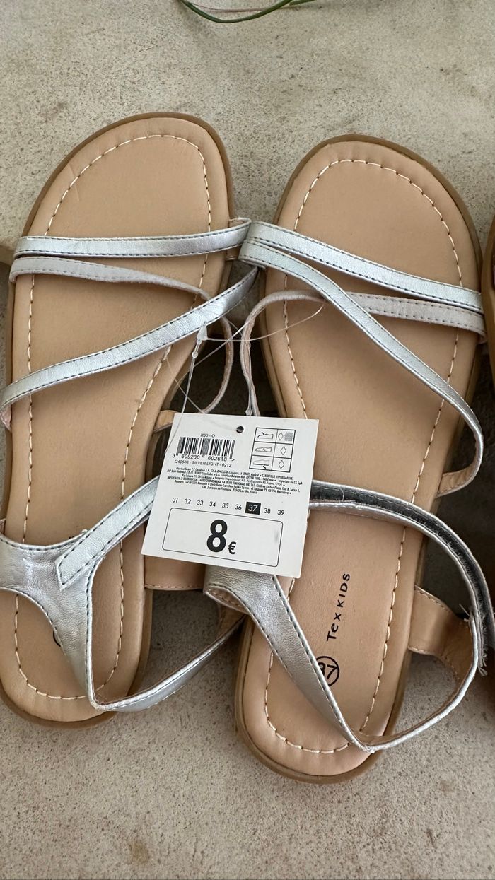 2 paires neuves - photo numéro 2