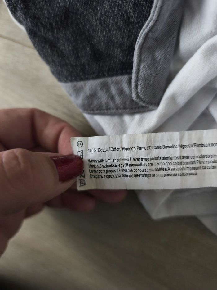 Tee shirt effet gilet et écharpe - photo numéro 3