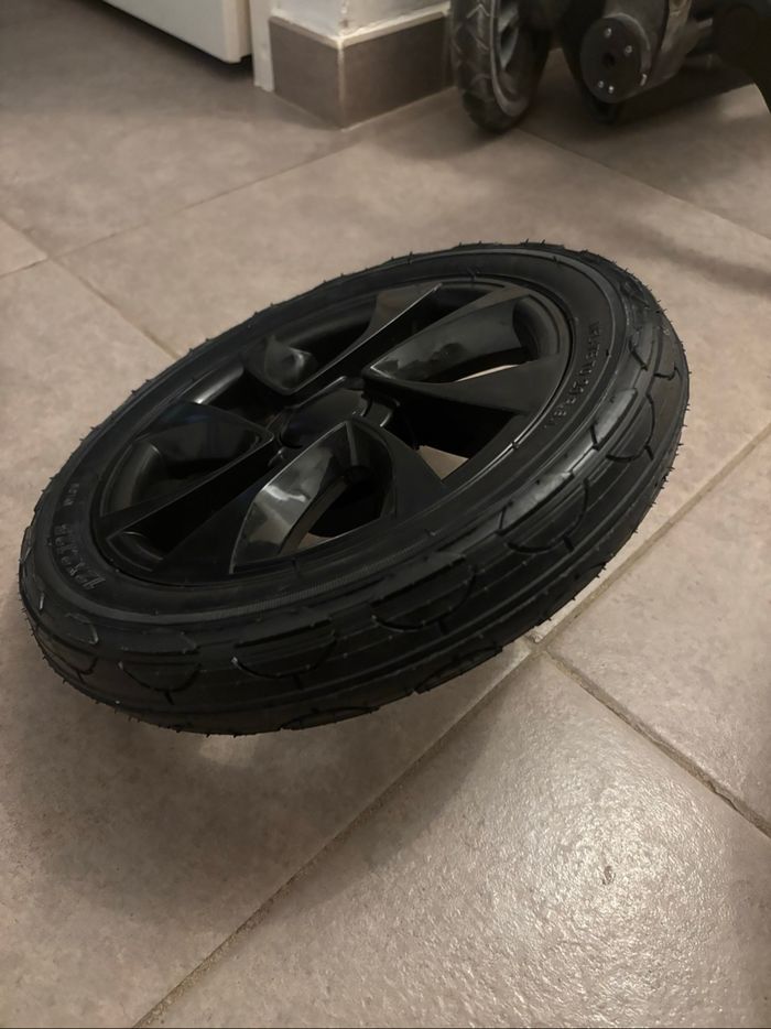 Roue arrière (axe rond) pour poussette PRIME/ PRIME 2/ PRIME LITE - photo numéro 2