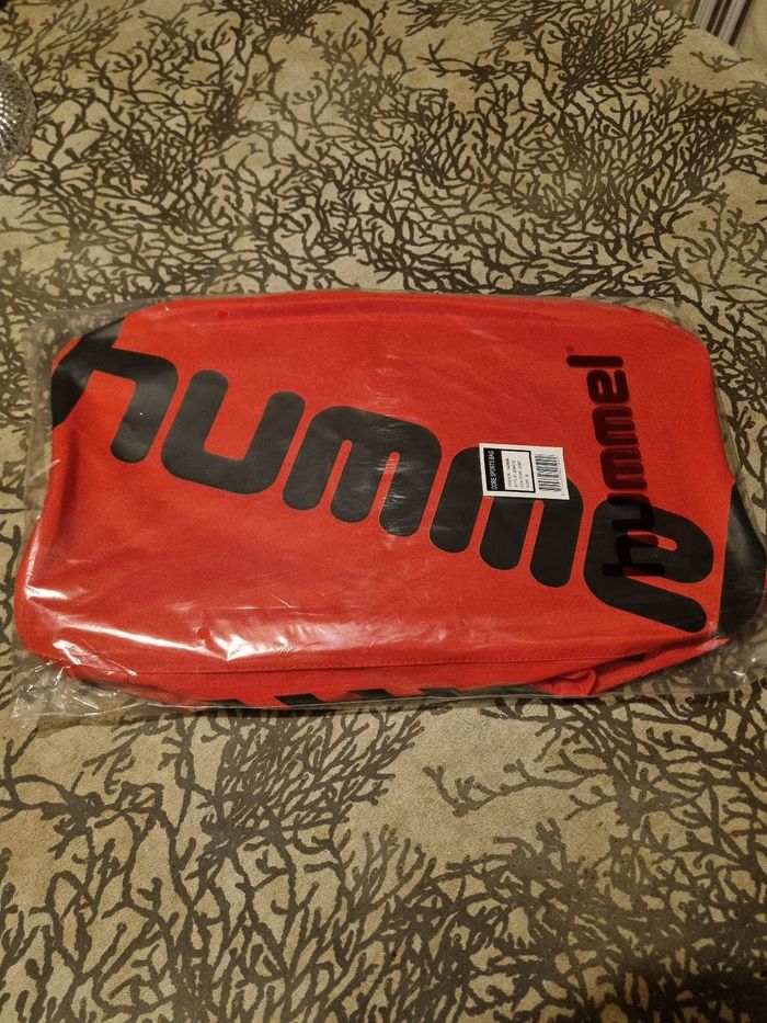 sac de sport rouge Hummel