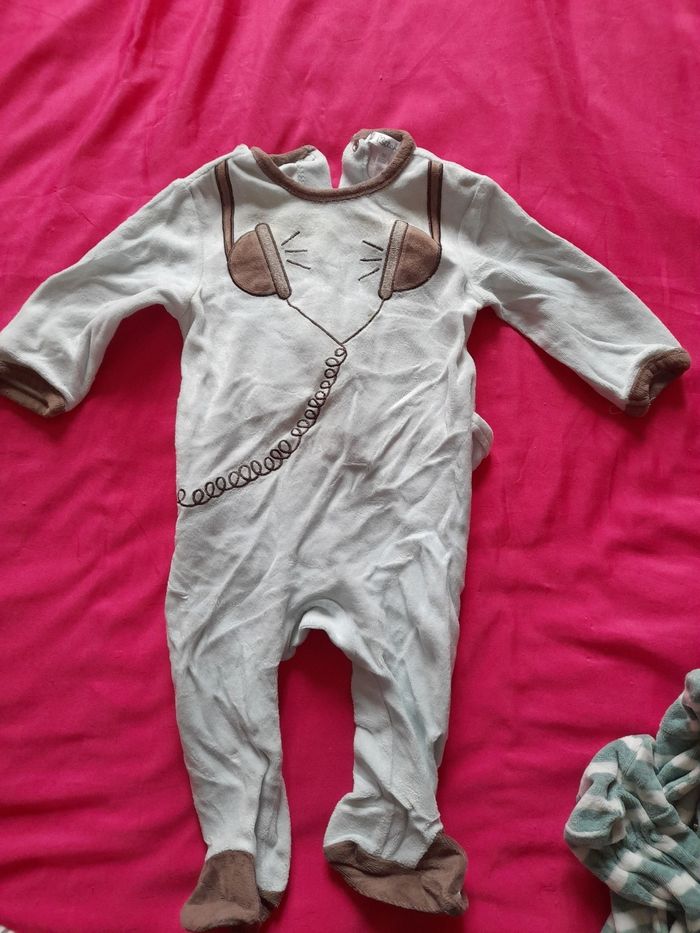 Lot vêtements 6 mois - photo numéro 4