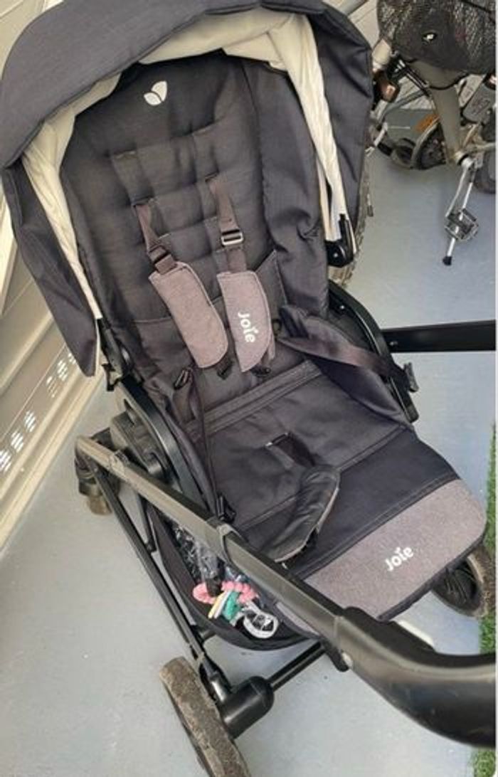 Poussette trio joie