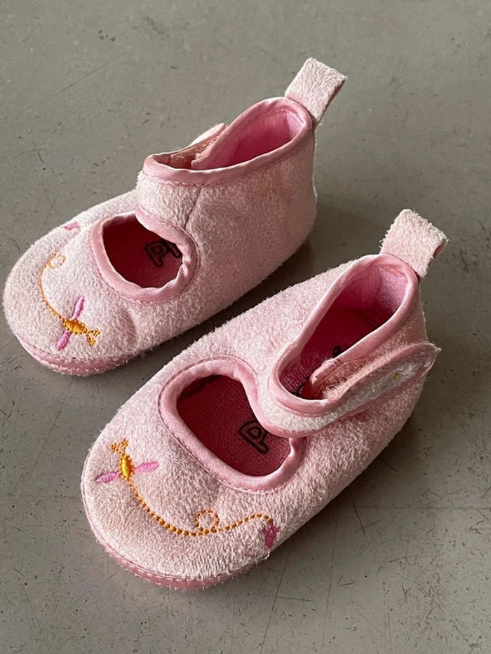 Chaussons fille 3 à 6 mois état neuf