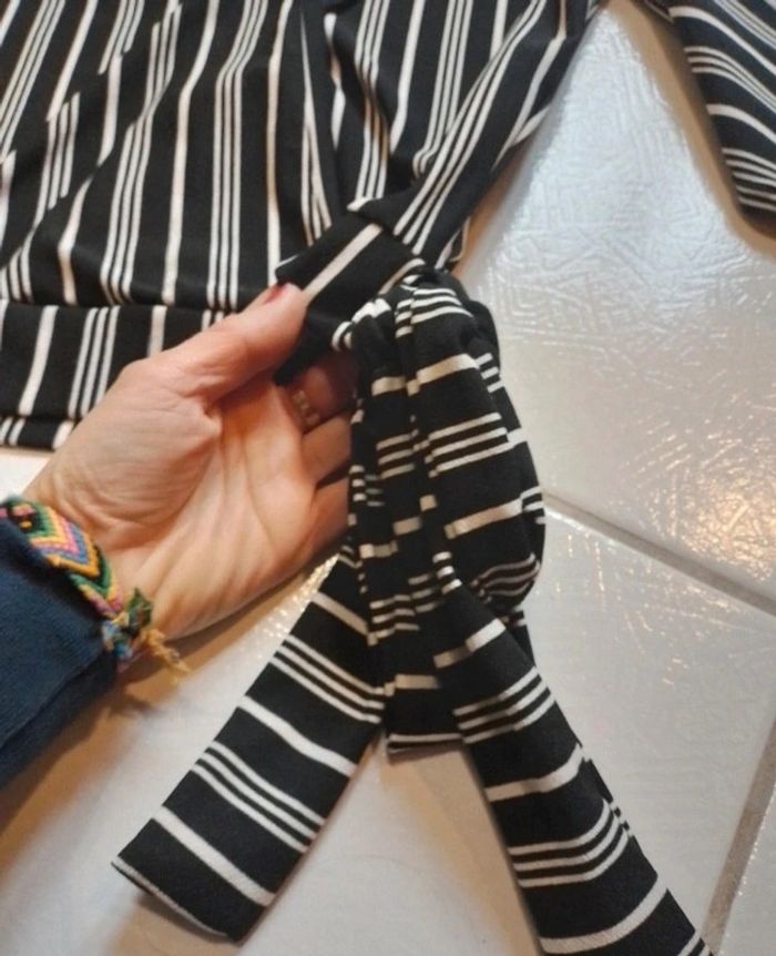 Blouse fille rayés noire et blanche Jennyfer - photo numéro 4