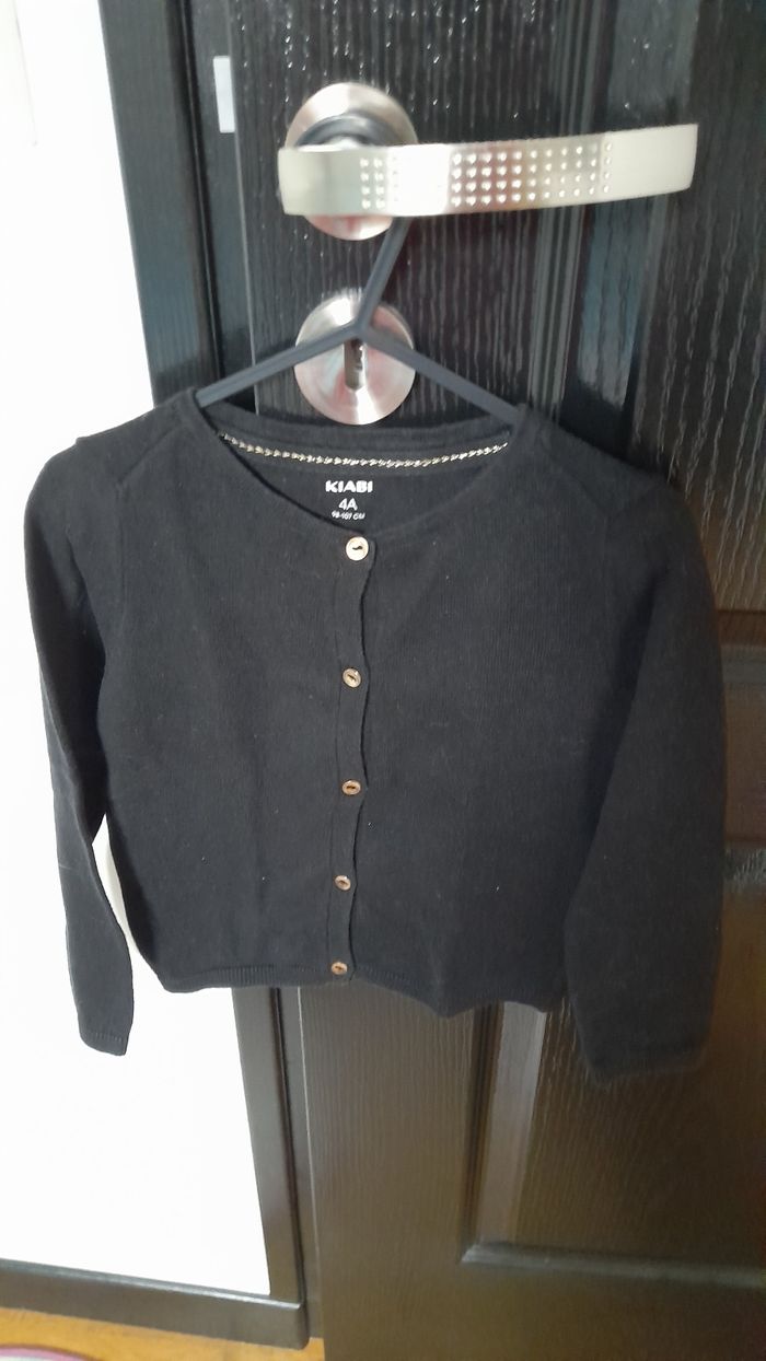 Lot gilets fille 4ans - photo numéro 2