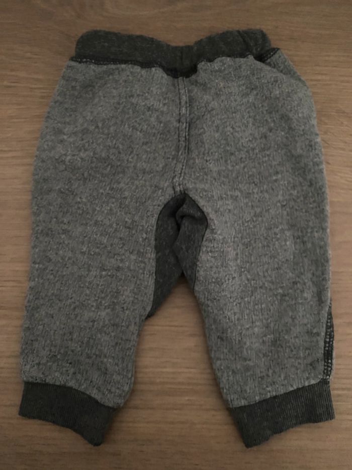 Lot 4 joggings 6 mois - photo numéro 3