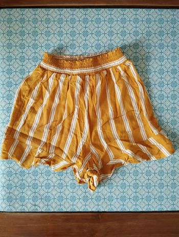 Short rayé à volant Kiabi XS