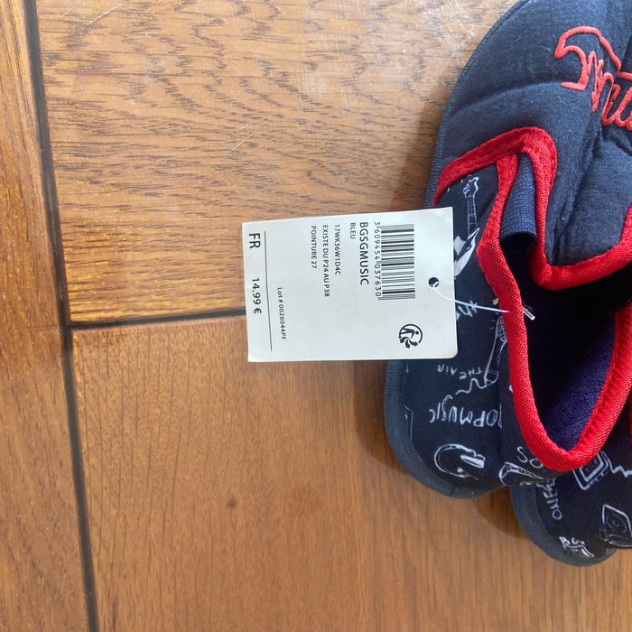 Chaussons neuves T27 - photo numéro 2