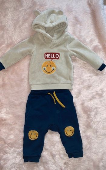 Ensemble chaud Smiley baby orchestra