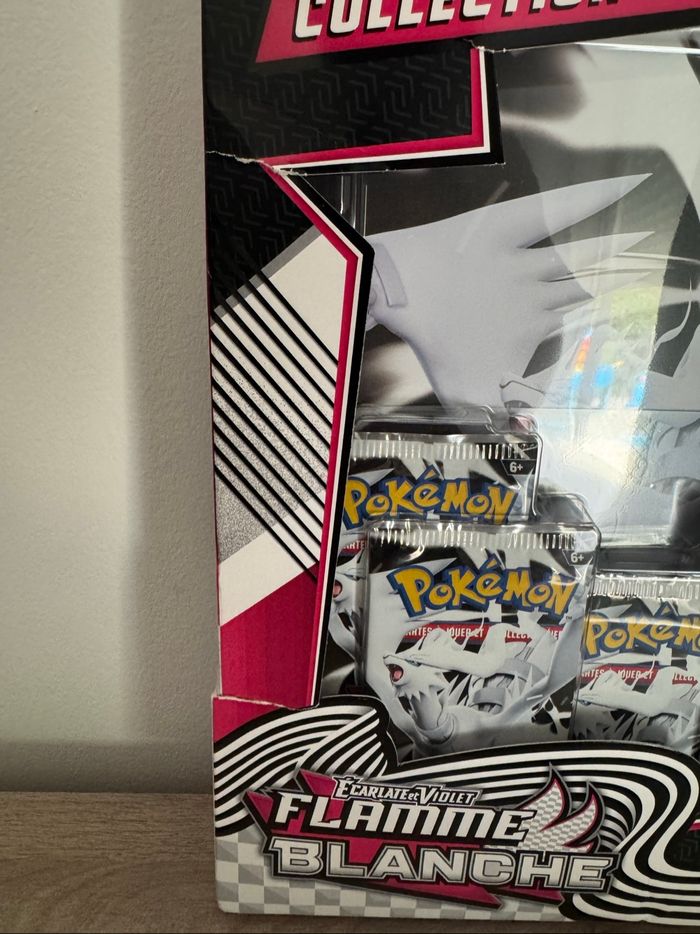 Pokémon - Coffret classeur ev10.5 - Flamme Blanche - scellé FR - photo numéro 3