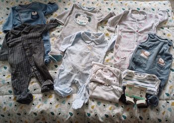 Lot vêtements bb garçon de 0 à 3 mois 