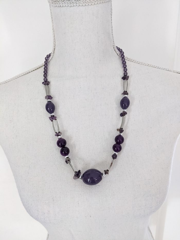 Collier violet et argent