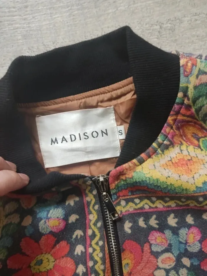 Bomber / veste manches longues suédine motifs fleuris multicolores taille S Madison - photo numéro 10