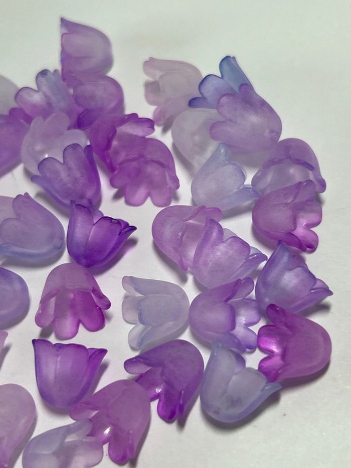 B16, 50 perles clochettes lilas/bleu 11mm - photo numéro 2