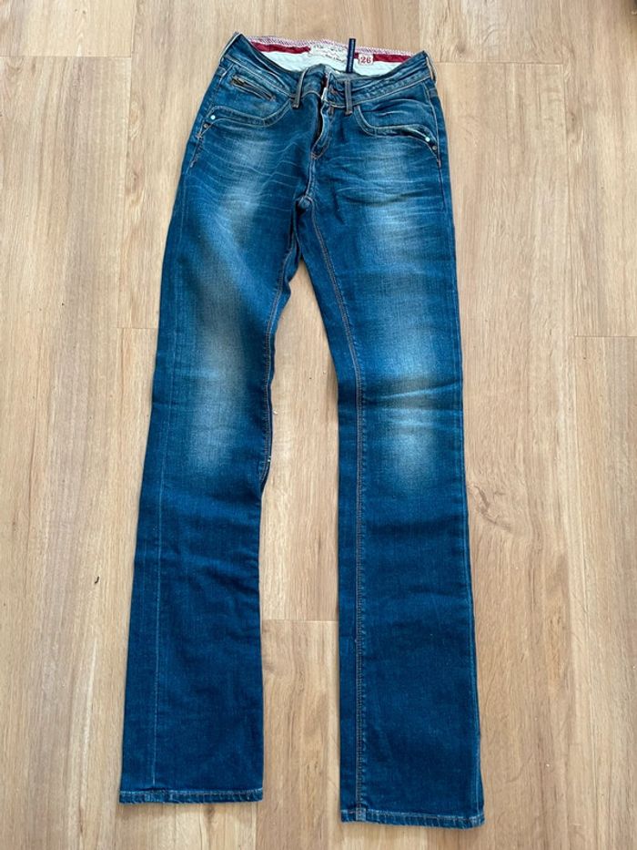 Jeans Teddy Smith taille 26 correspond à du 36