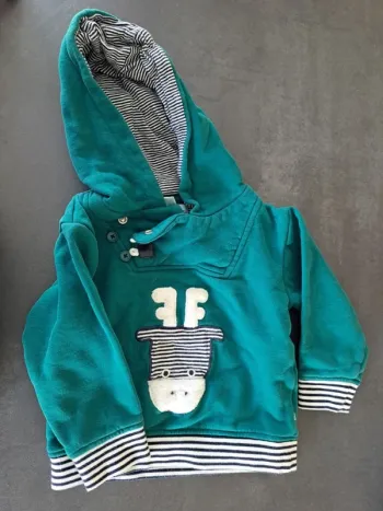 pull capuche chaud renne vert obaibi 23 mois