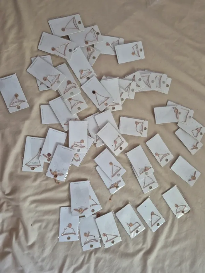 Lot de 150 bijoux bohm et ikita - photo numéro 2