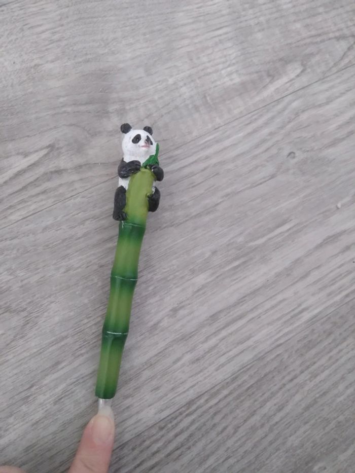 Stylo noir panda