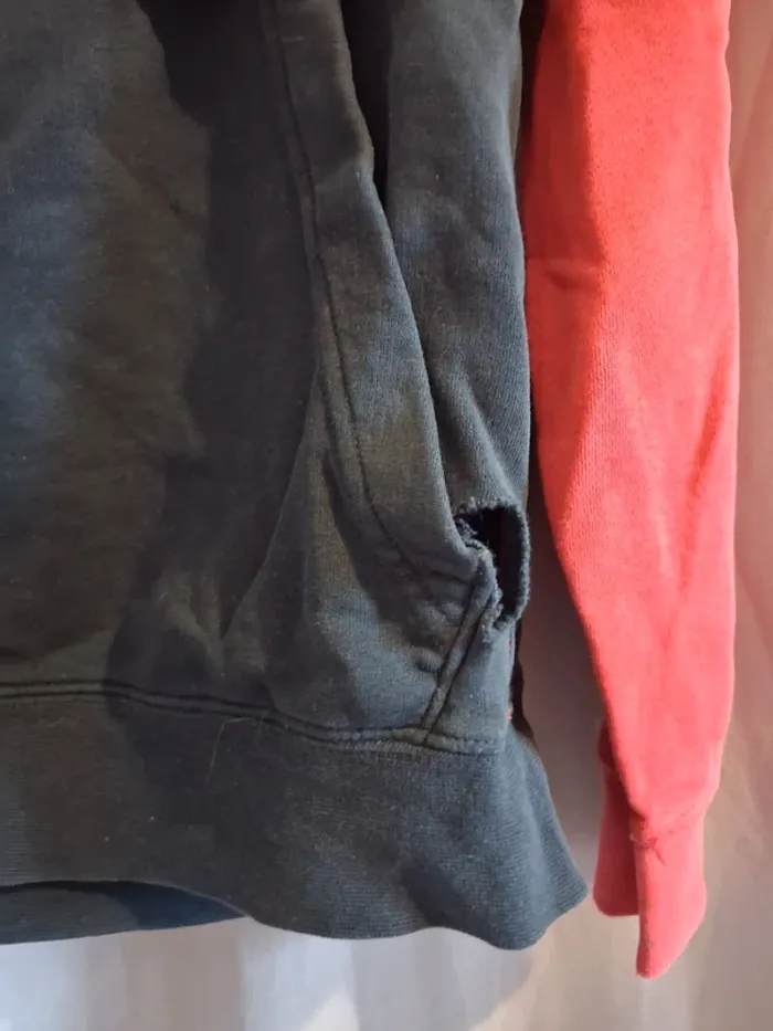 Pull Nike taille 12 ans - photo numéro 3