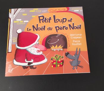 📘 Livre Petit Loup et le Noël du Père Noël – Très bon état