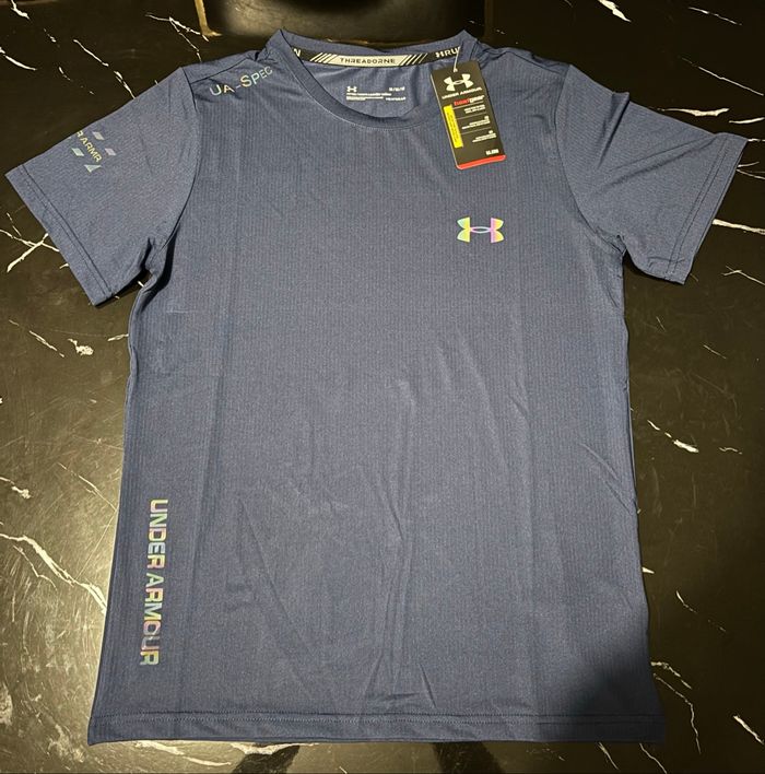 T-shirt under armour