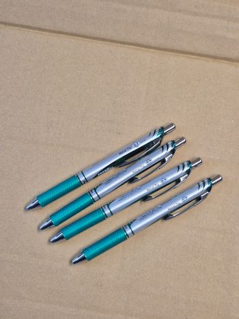 Lot 4 stylos Pentel Energel vert foncé