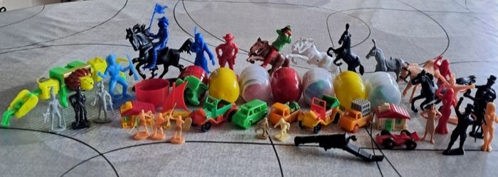 Lot figurines NEUVES pour garçon - photo numéro 3