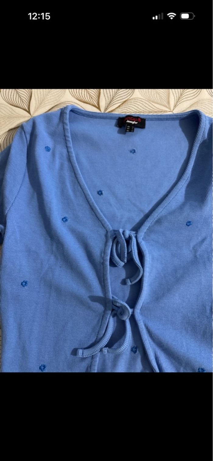 Top à fleur - photo numéro 2