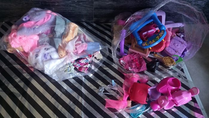 Lot poupées barbies - photo numéro 5