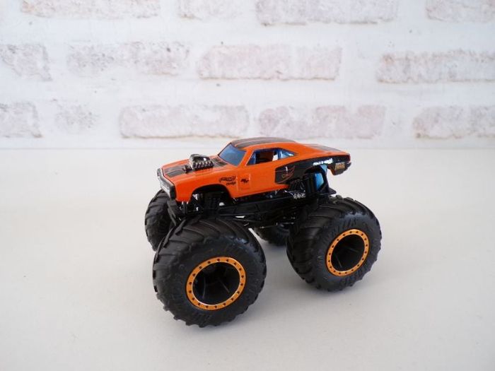 Monster trucks - Hot wheels - Dodge (J12)