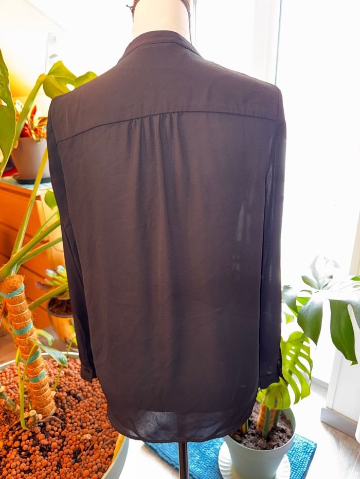 Deux chemises dentelle - photo numéro 2